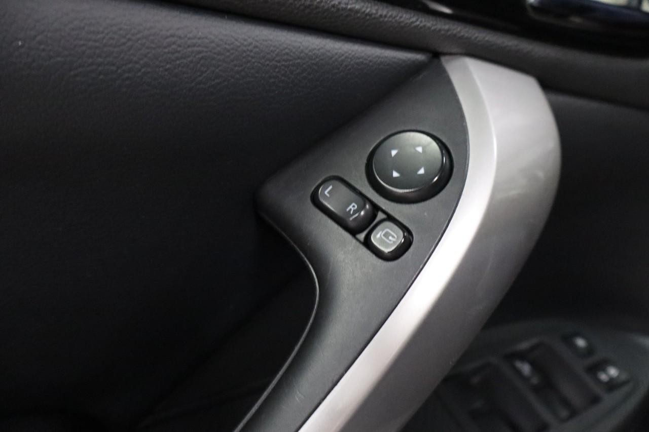 Mitsubishi Eclipse Cross Vehicle Full-screen Gallery Image 11