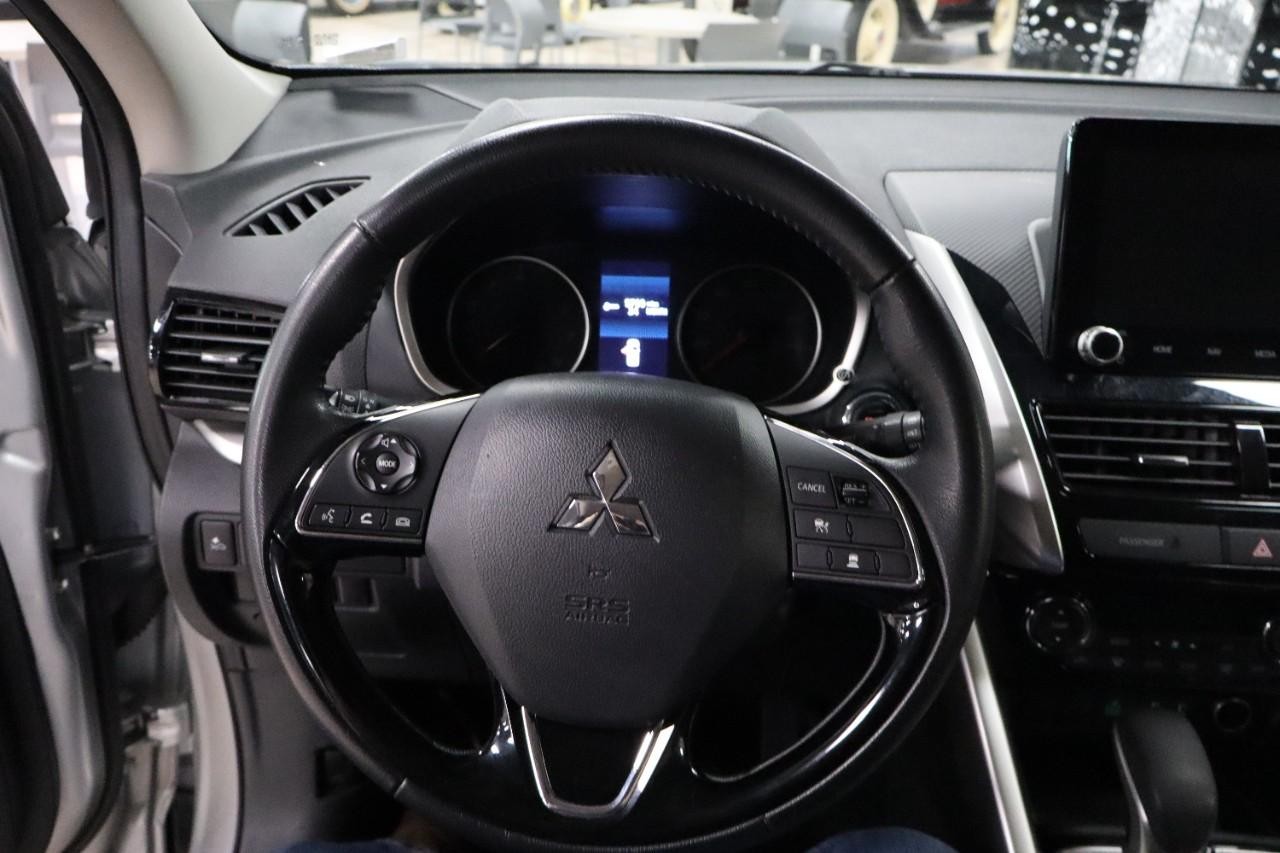 Mitsubishi Eclipse Cross Vehicle Full-screen Gallery Image 14