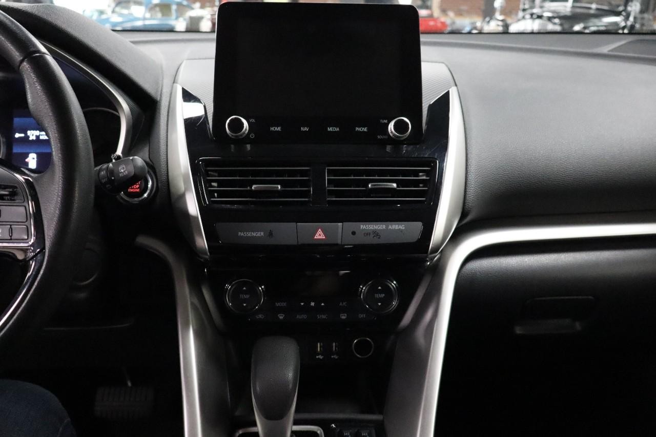 Mitsubishi Eclipse Cross Vehicle Full-screen Gallery Image 18