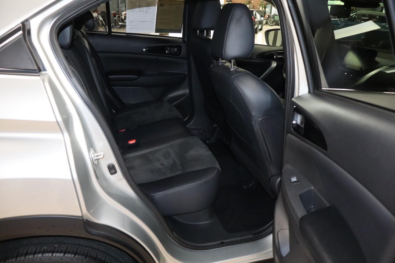 Mitsubishi Eclipse Cross Vehicle Full-screen Gallery Image 25