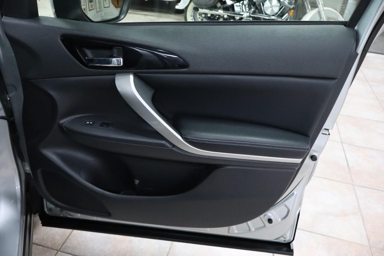 Mitsubishi Eclipse Cross Vehicle Full-screen Gallery Image 28