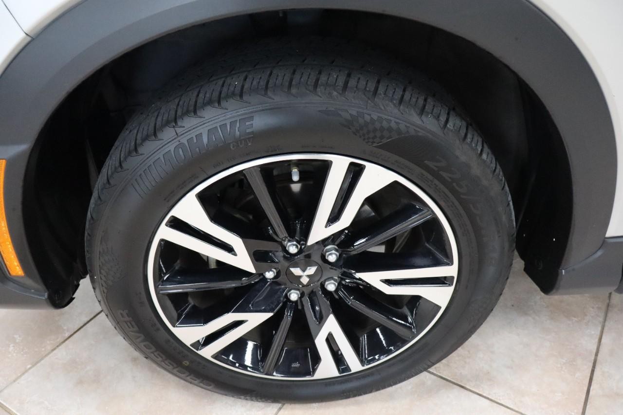 Mitsubishi Eclipse Cross Vehicle Full-screen Gallery Image 30