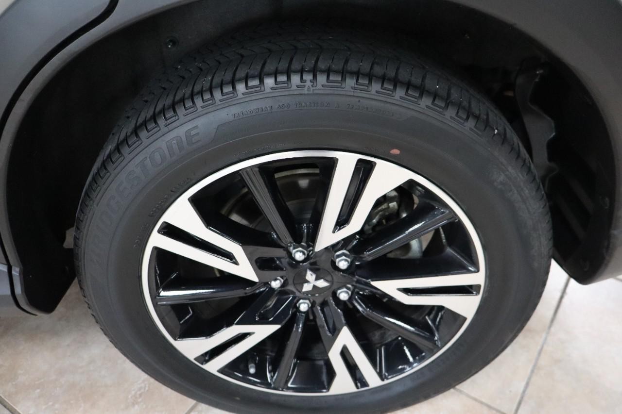 Mitsubishi Eclipse Cross Vehicle Full-screen Gallery Image 31