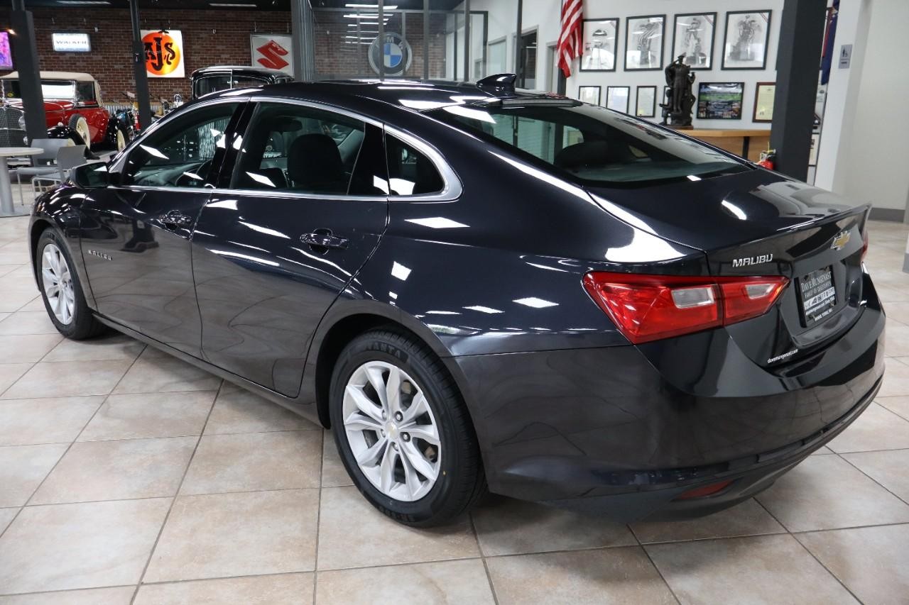 Chevrolet Malibu Vehicle Full-screen Gallery Image 3