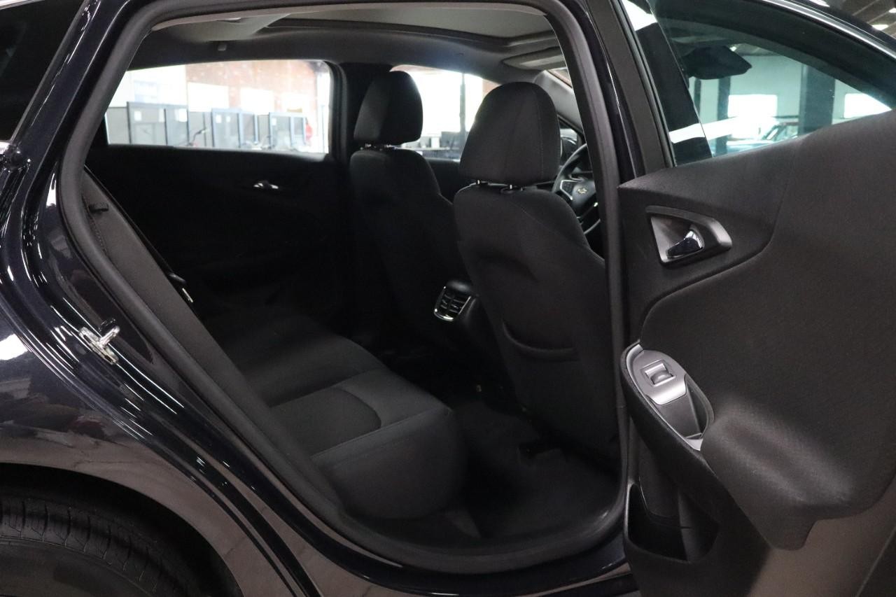Chevrolet Malibu Vehicle Full-screen Gallery Image 26