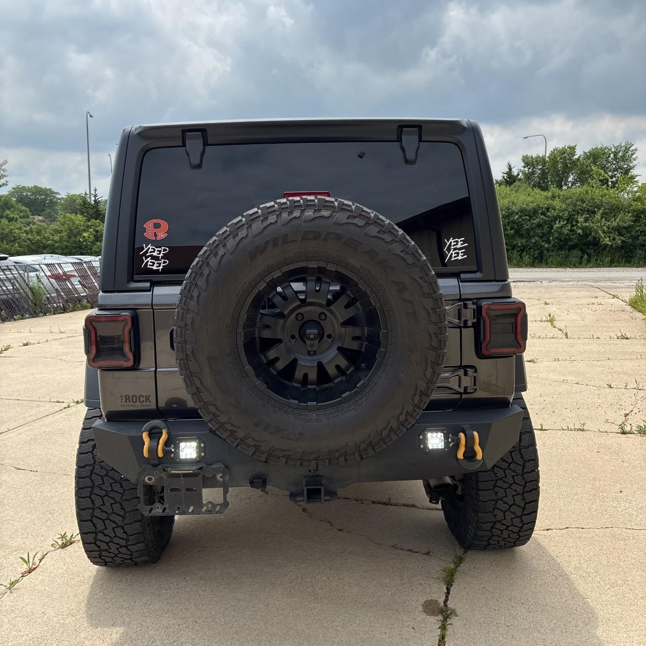 Jeep Wrangler Vehicle Full-screen Gallery Image 4