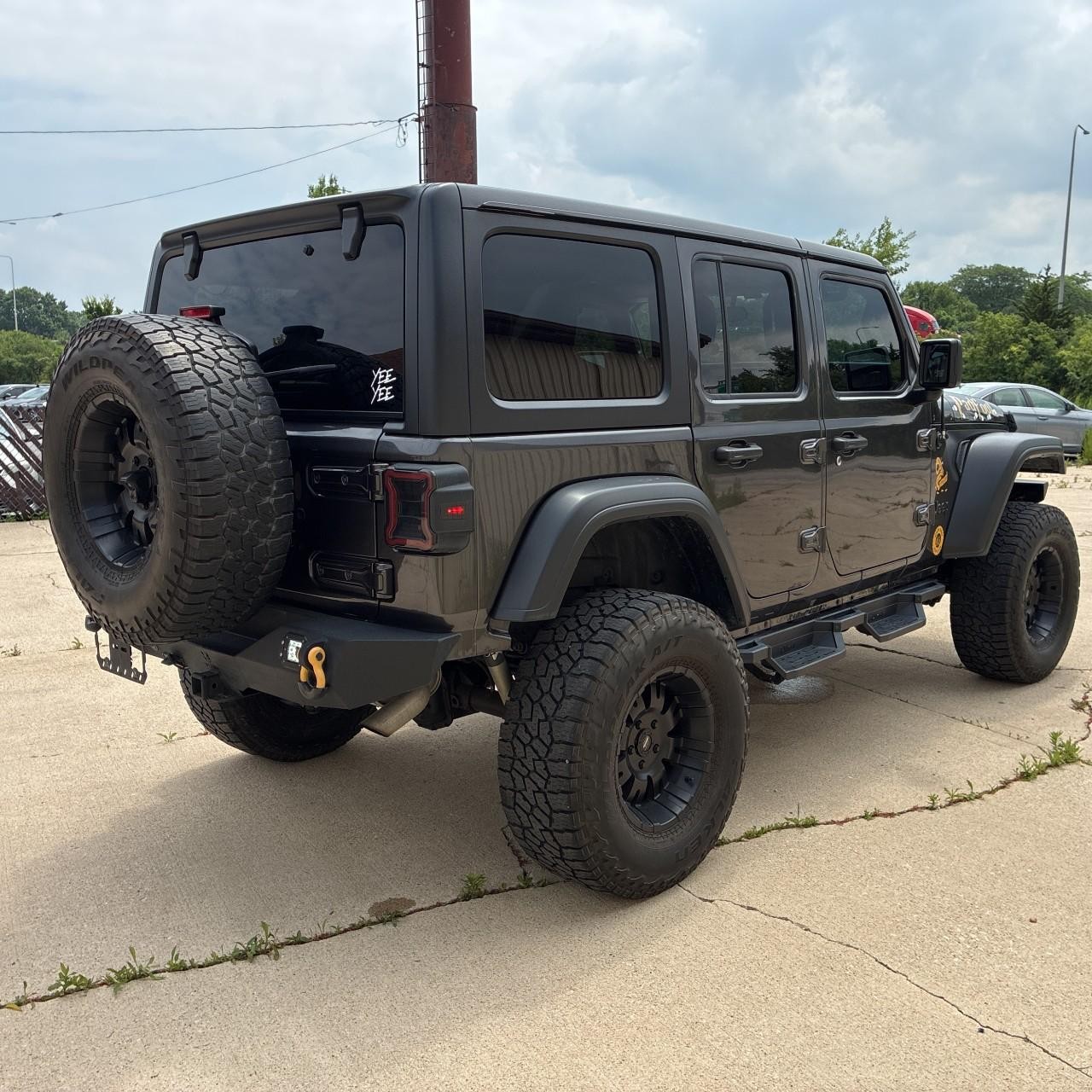 Jeep Wrangler Vehicle Full-screen Gallery Image 5