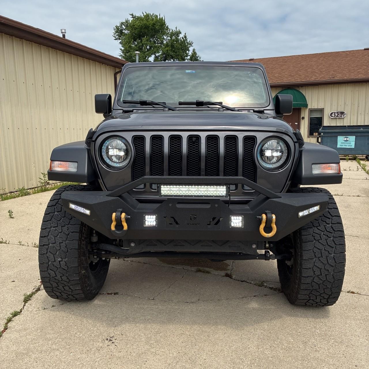 Jeep Wrangler Vehicle Full-screen Gallery Image 7