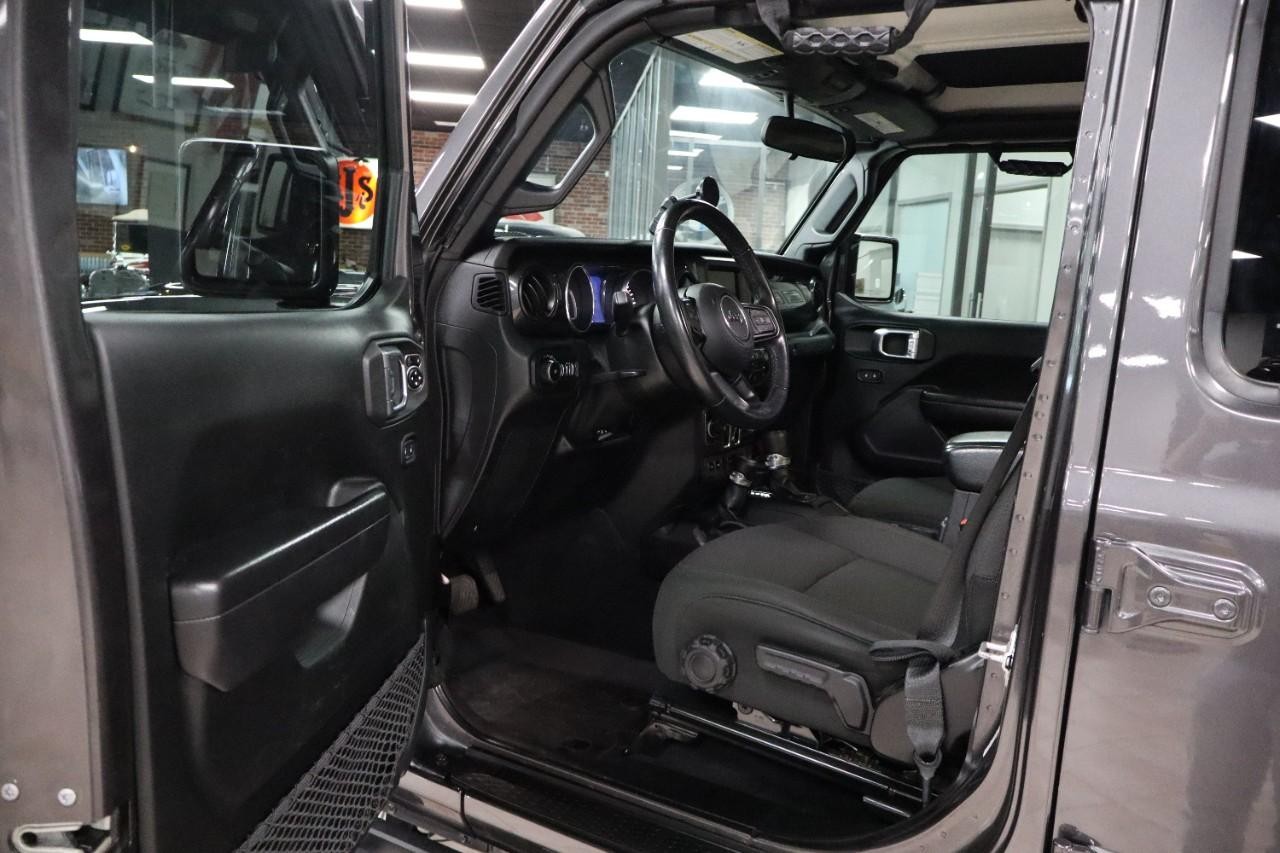 Jeep Wrangler Vehicle Full-screen Gallery Image 14
