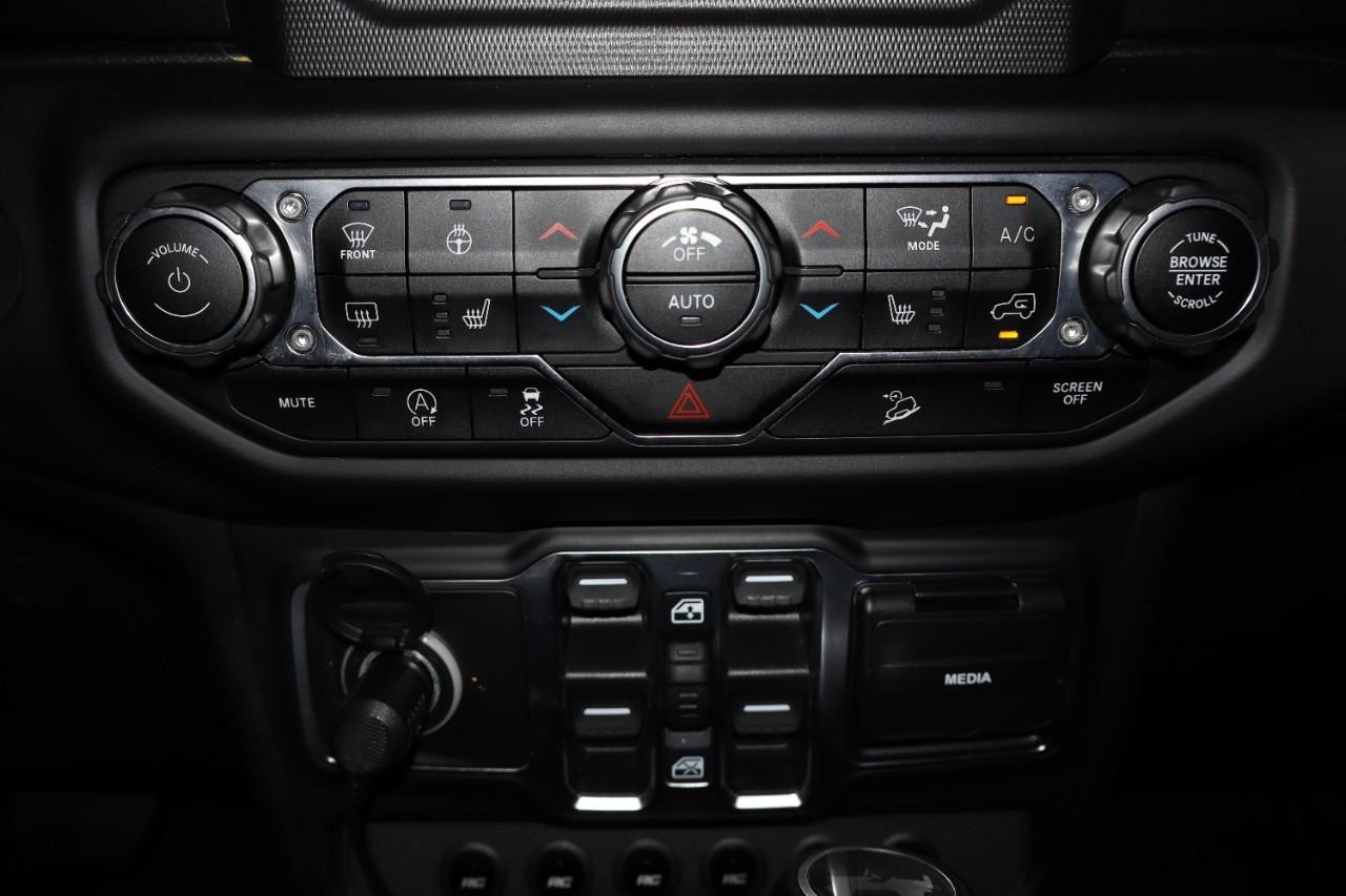 Jeep Wrangler Vehicle Full-screen Gallery Image 22