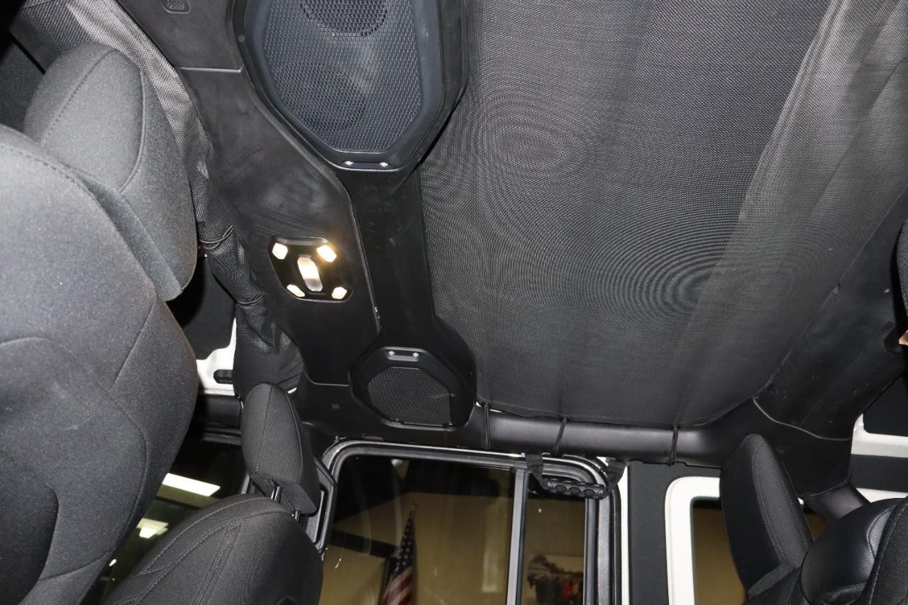 Jeep Wrangler Vehicle Full-screen Gallery Image 29
