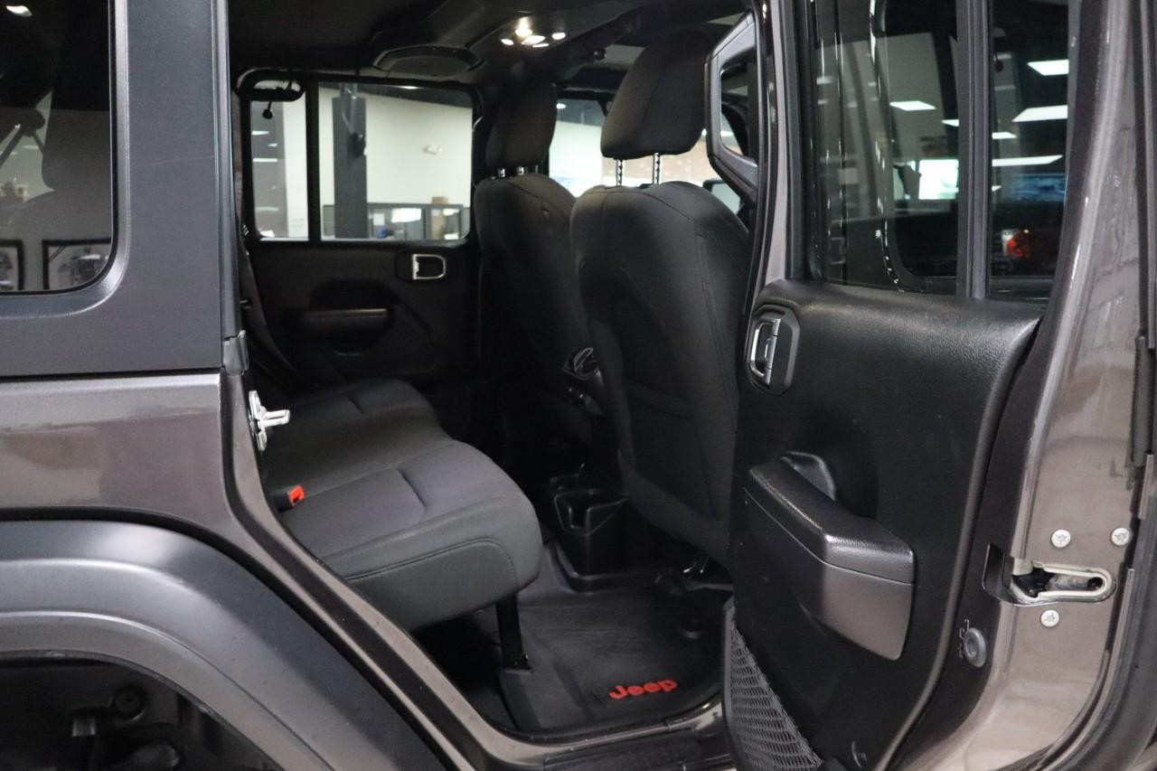Jeep Wrangler Vehicle Full-screen Gallery Image 34