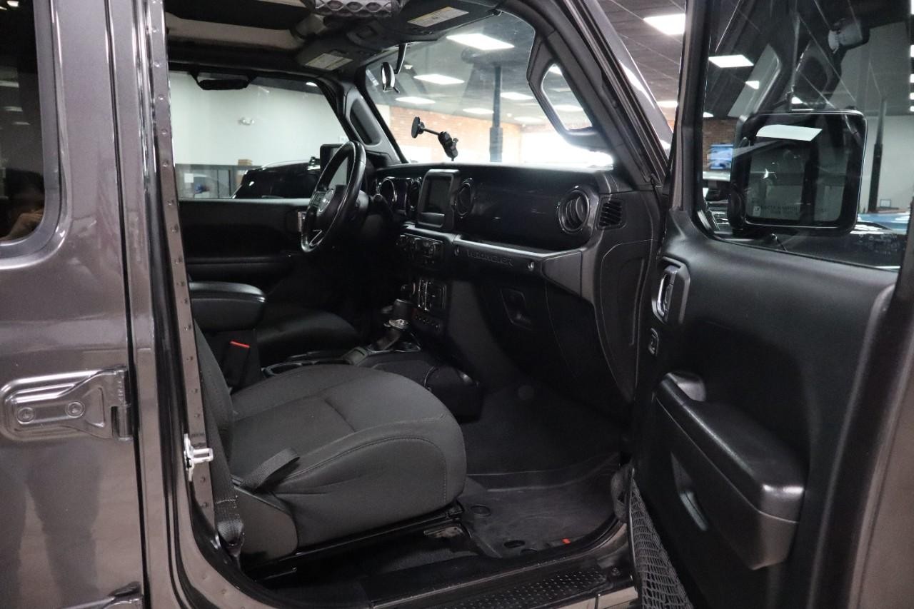 Jeep Wrangler Vehicle Full-screen Gallery Image 35