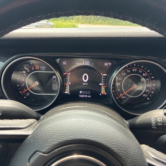 Jeep Wrangler Vehicle Full-screen Gallery Image 15