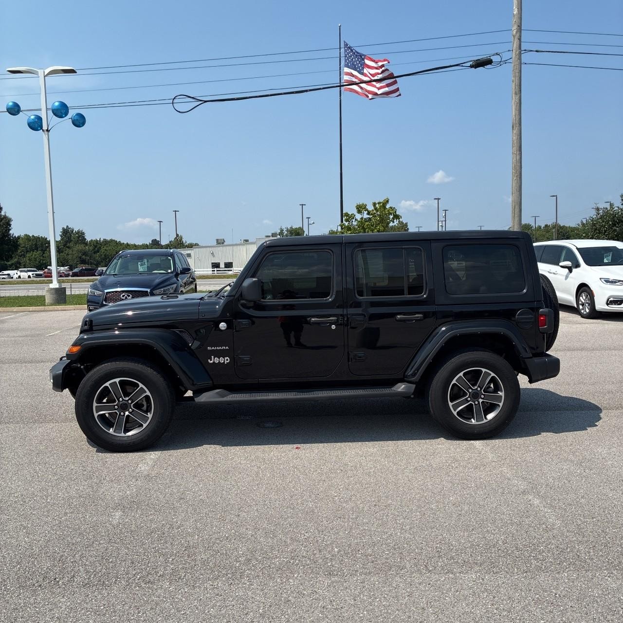 Jeep Wrangler Vehicle Full-screen Gallery Image 2