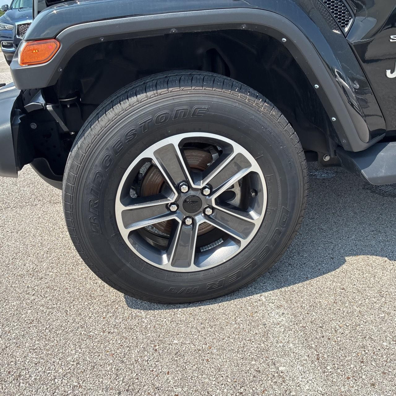 Jeep Wrangler Vehicle Full-screen Gallery Image 19
