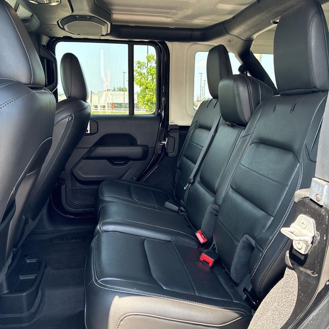 Jeep Wrangler Vehicle Full-screen Gallery Image 10