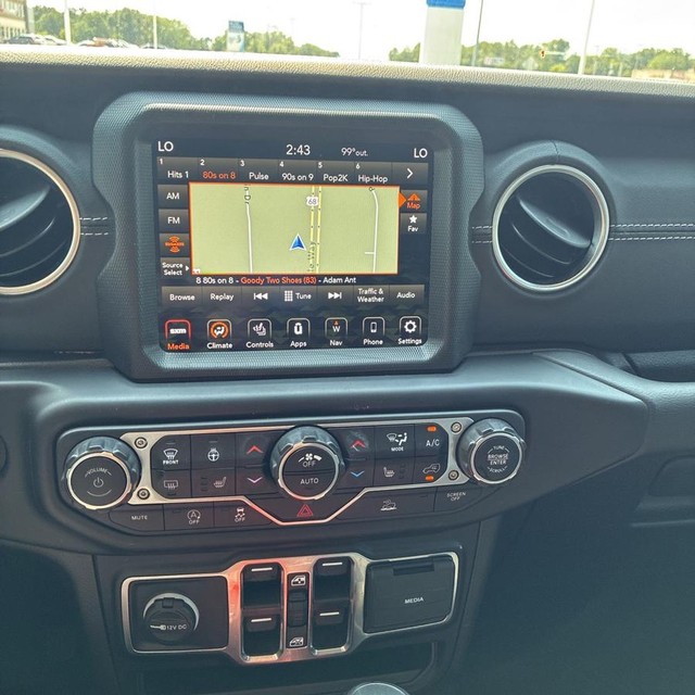 Jeep Wrangler Vehicle Full-screen Gallery Image 13