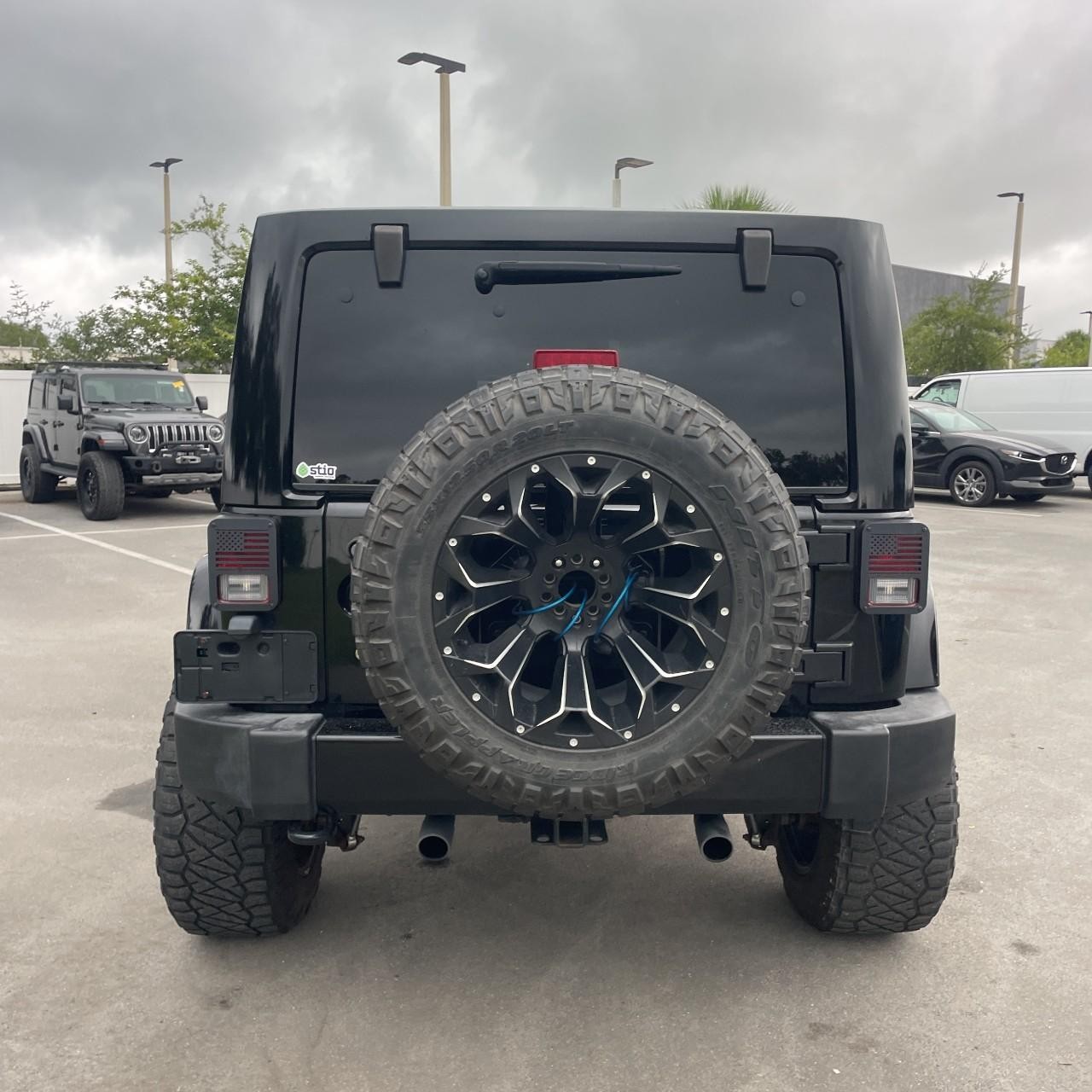 Jeep Wrangler Unlimited Vehicle Full-screen Gallery Image 4