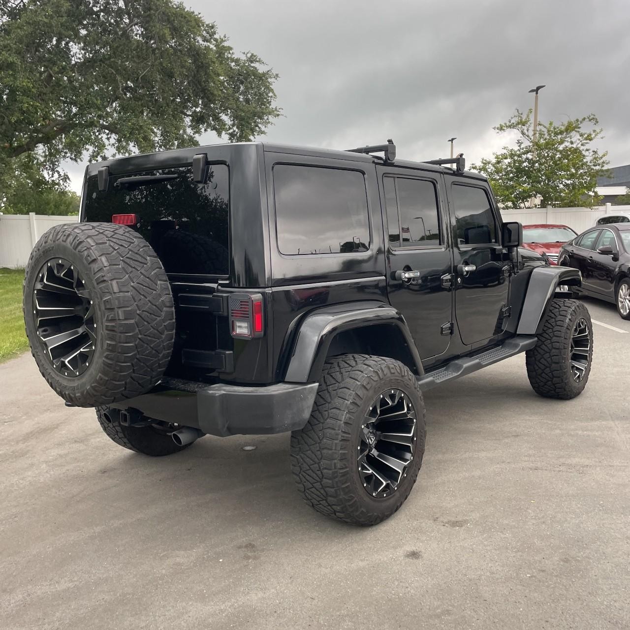 Jeep Wrangler Unlimited Vehicle Full-screen Gallery Image 5