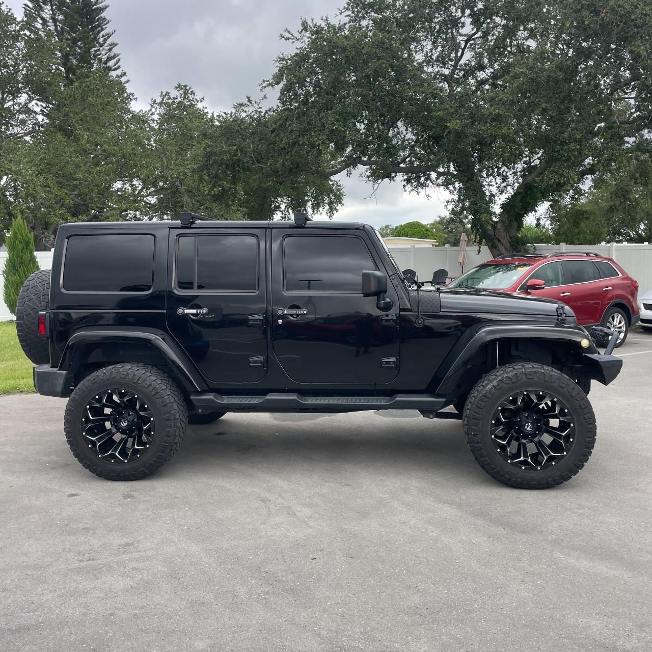 Jeep Wrangler Unlimited Vehicle Full-screen Gallery Image 6