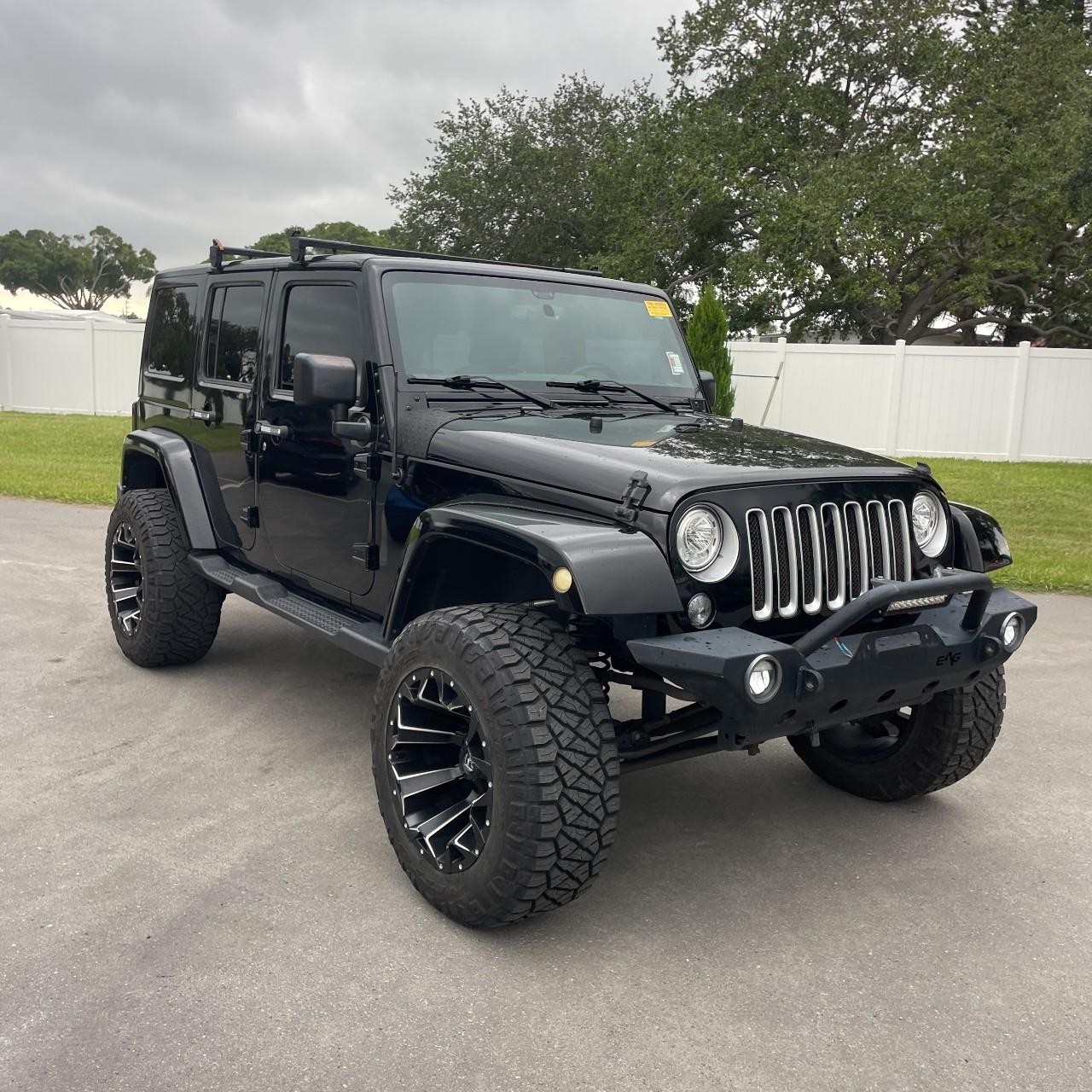 Jeep Wrangler Unlimited Vehicle Full-screen Gallery Image 7