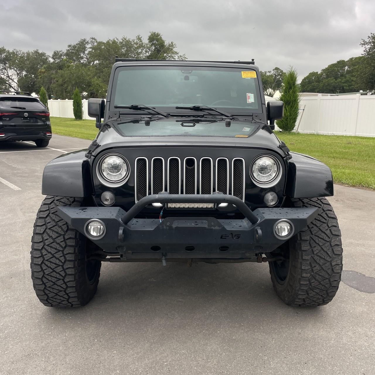 Jeep Wrangler Unlimited Vehicle Full-screen Gallery Image 8