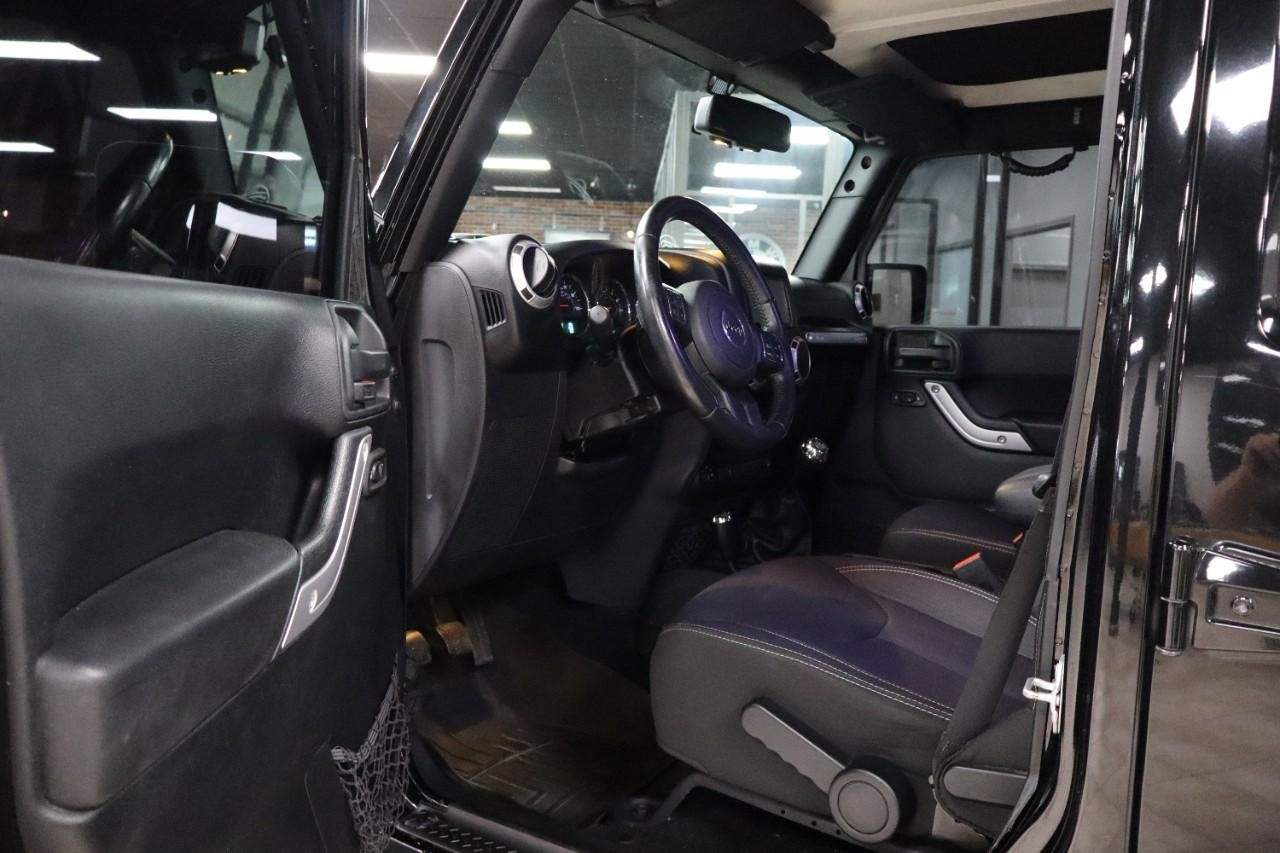 Jeep Wrangler Unlimited Vehicle Full-screen Gallery Image 9