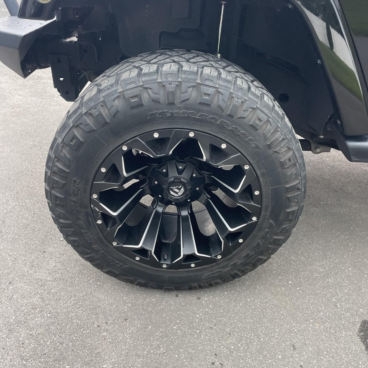 Jeep Wrangler Unlimited Vehicle Full-screen Gallery Image 18