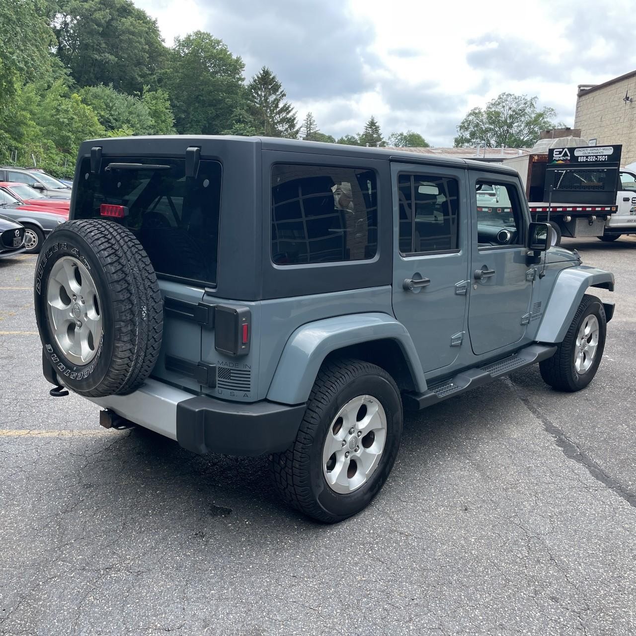 Jeep Wrangler Unlimited Vehicle Full-screen Gallery Image 5