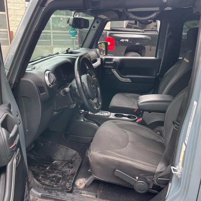 Jeep Wrangler Unlimited Vehicle Full-screen Gallery Image 9