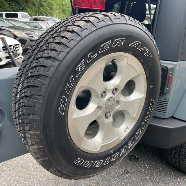Jeep Wrangler Unlimited Vehicle Full-screen Gallery Image 22