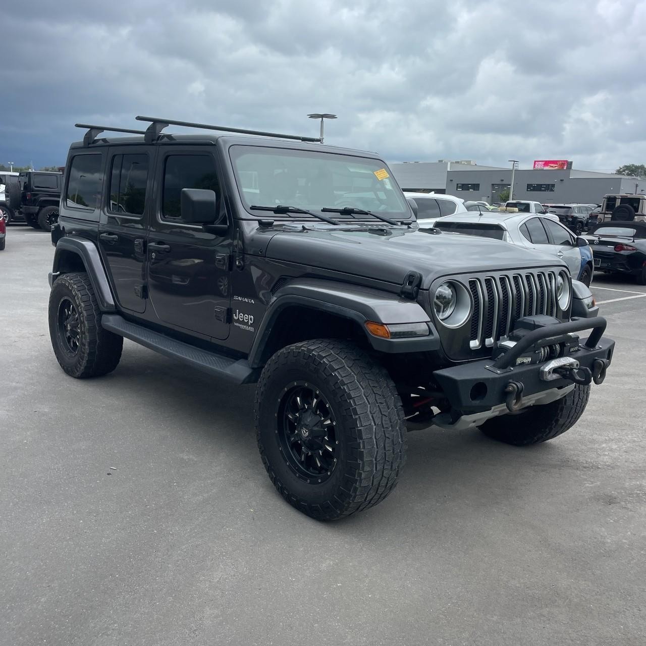 Jeep Wrangler Unlimited Vehicle Full-screen Gallery Image 7