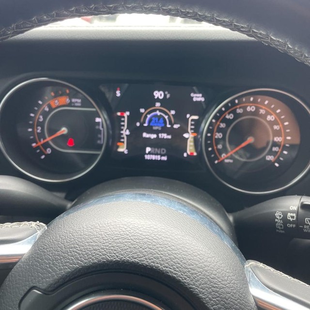 Jeep Wrangler Unlimited Vehicle Full-screen Gallery Image 15