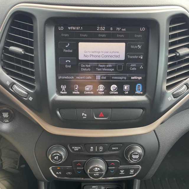 Jeep Cherokee Vehicle Full-screen Gallery Image 12