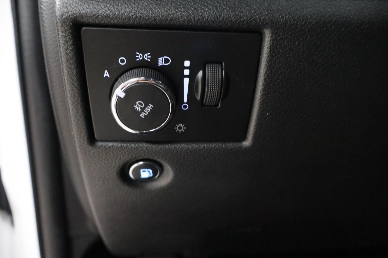 Jeep Grand Cherokee Vehicle Full-screen Gallery Image 12