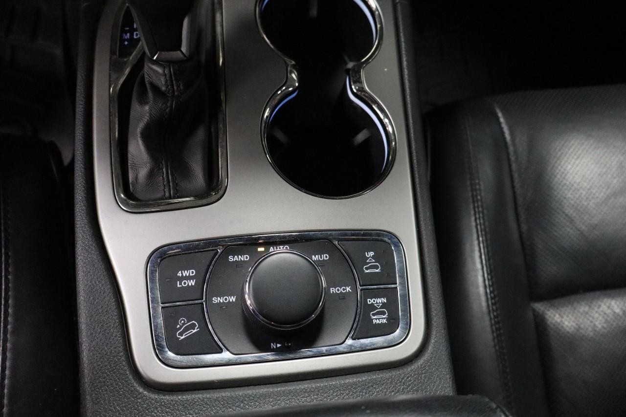 Jeep Grand Cherokee Vehicle Full-screen Gallery Image 13