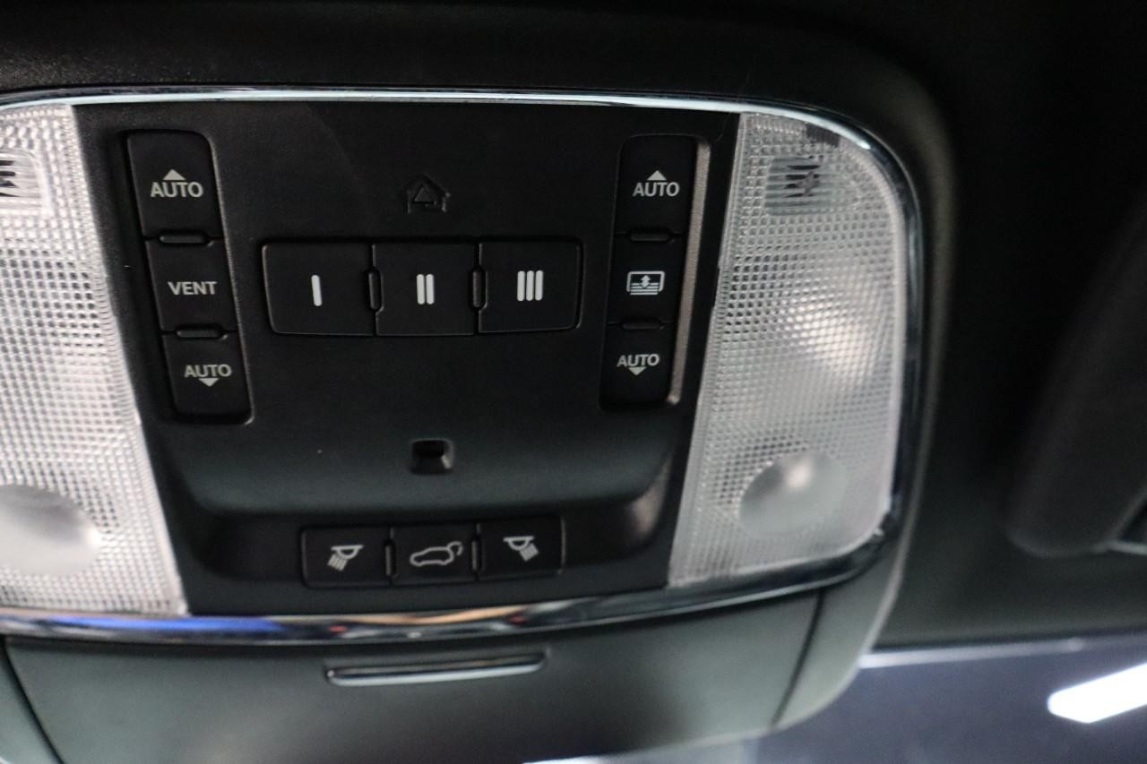 Jeep Grand Cherokee Vehicle Full-screen Gallery Image 14