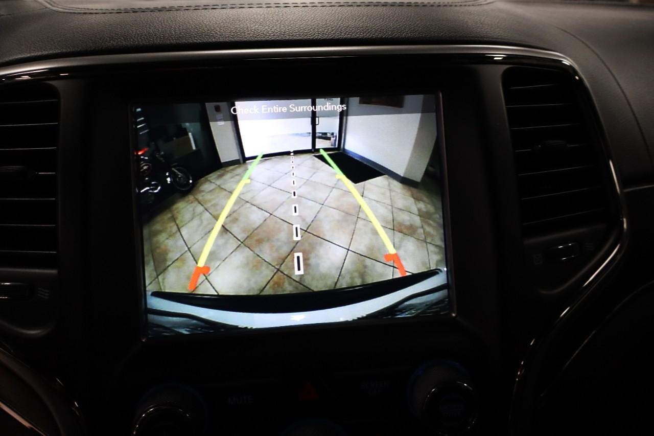 Jeep Grand Cherokee Vehicle Full-screen Gallery Image 16