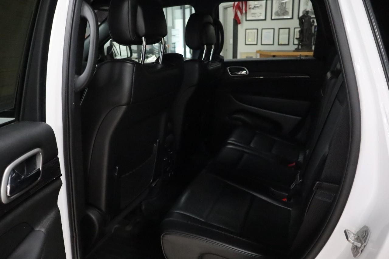 Jeep Grand Cherokee Vehicle Full-screen Gallery Image 20