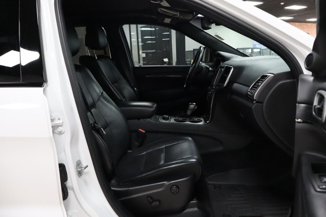 Jeep Grand Cherokee Vehicle Full-screen Gallery Image 26