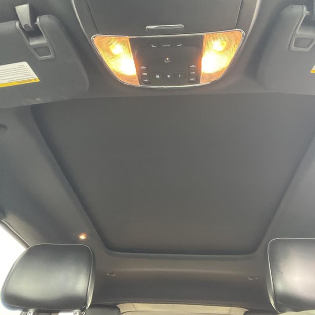 Jeep Grand Cherokee Vehicle Full-screen Gallery Image 13