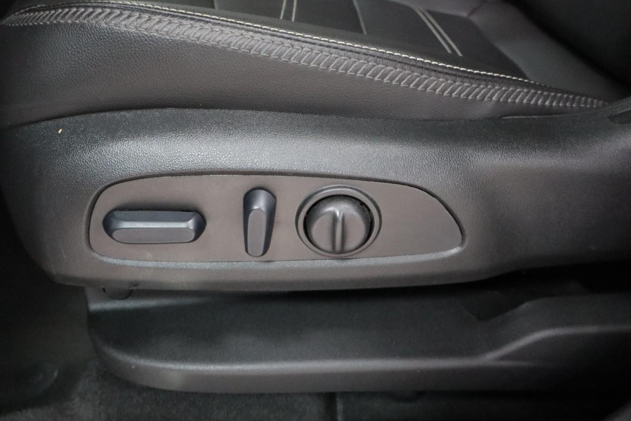 GMC Terrain Vehicle Full-screen Gallery Image 10