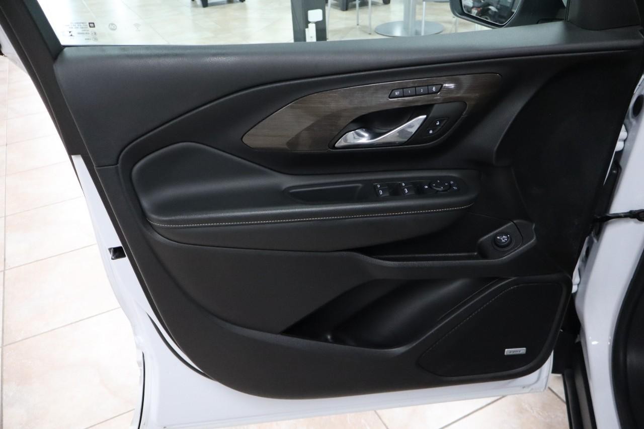 GMC Terrain Vehicle Full-screen Gallery Image 11
