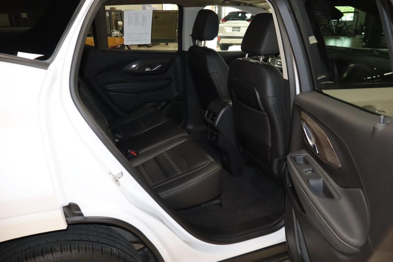 GMC Terrain Vehicle Full-screen Gallery Image 33