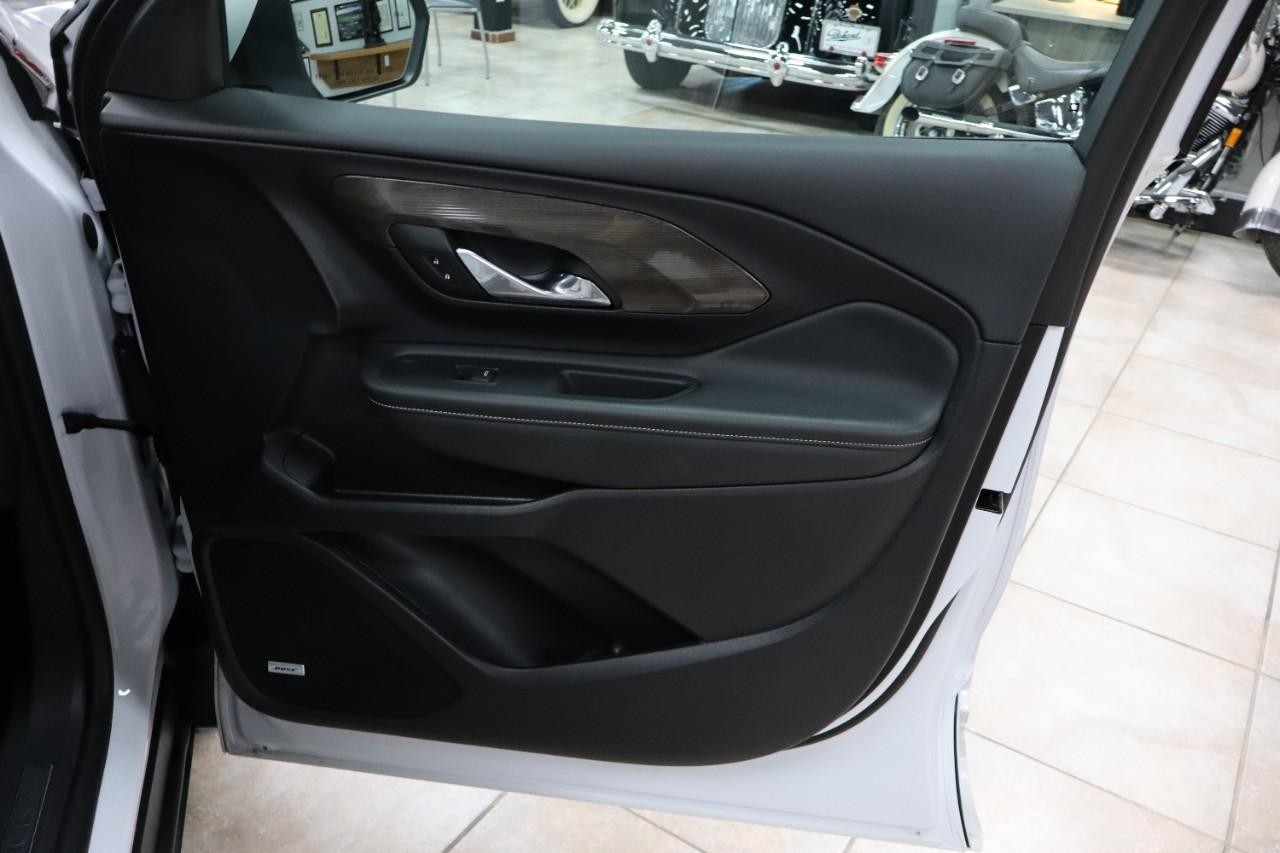 GMC Terrain Vehicle Full-screen Gallery Image 36