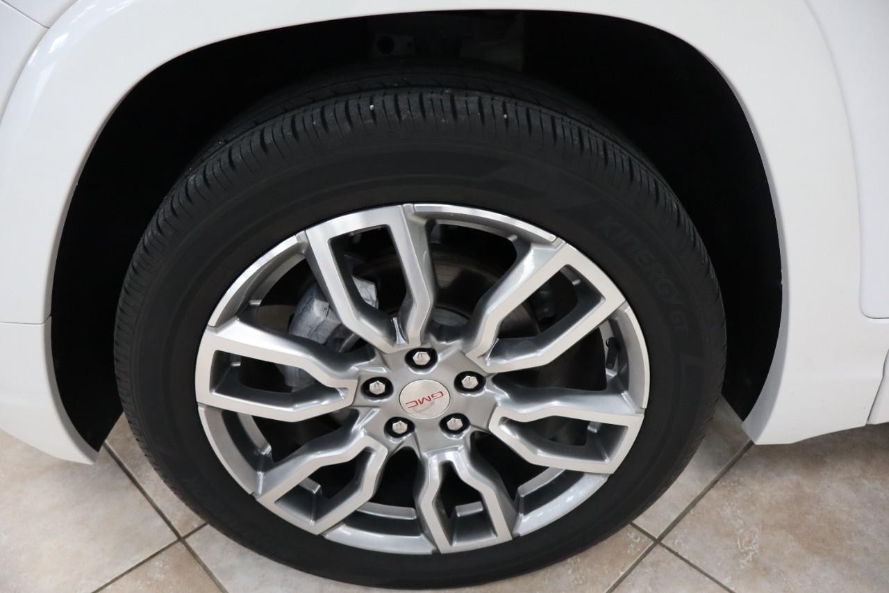 GMC Terrain Vehicle Full-screen Gallery Image 38