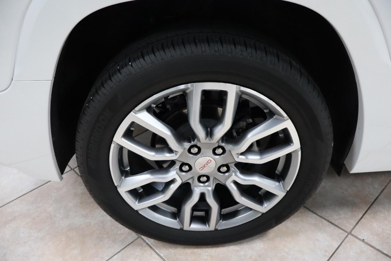 GMC Terrain Vehicle Full-screen Gallery Image 40