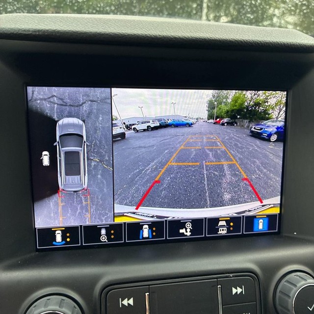 GMC Terrain Vehicle Full-screen Gallery Image 12