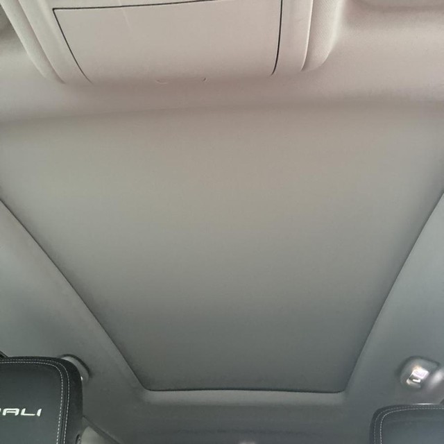 GMC Terrain Vehicle Full-screen Gallery Image 13